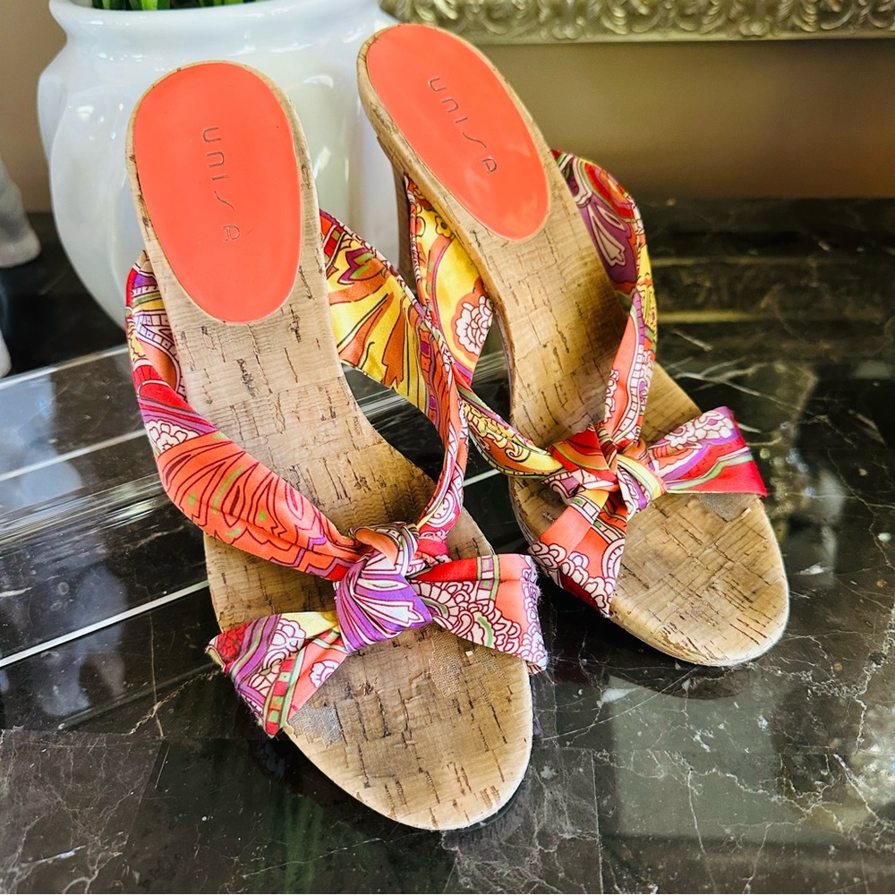 UNISA VIBRANT CLOTH PAISLEY STRAP HIGH HEEL SIZE 9M W/ 4” HEEL GOOD STYLISH - Picture 6 of 11